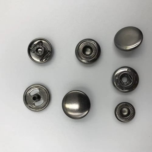 Siyah Deri Düğme 20mm - Lüks Tasarım